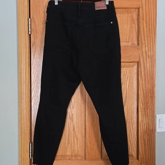 Judy Blue Black Distressed Skinny Jeans Raw Hem Size 14W - Picture 7 of 16